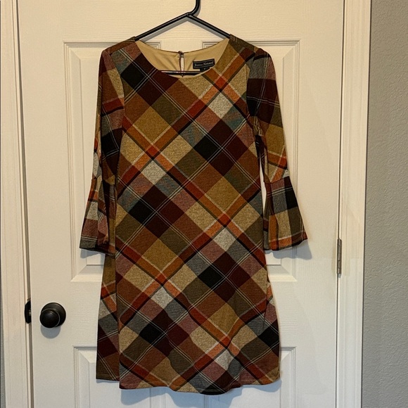 Jessica Howard Dresses & Skirts - Jessica Howard Long Sleeve Plaid Dress - Multicolor
